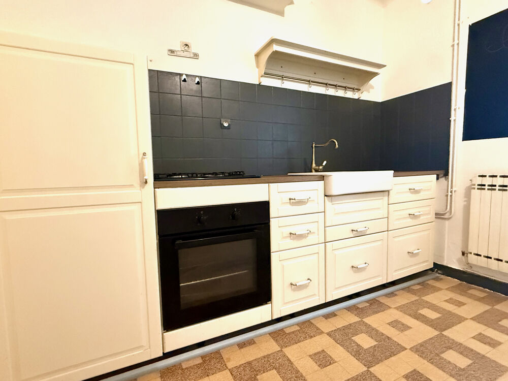 Nathalie SINARD vous présente cette MAISON DE VILLE INDÉPENDANTE À VALRÉAS 3 CHAMBRES FORT POTENTIEL D'AMÉ