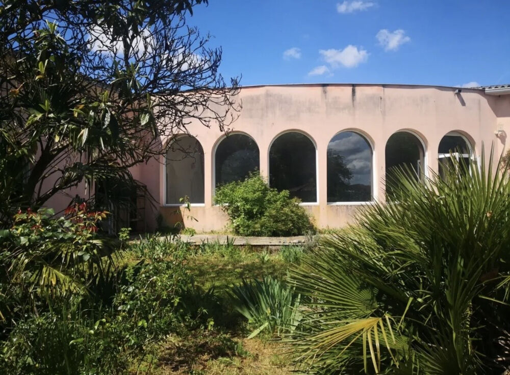 RARE ENSEMBLE IMMOBILIER à DIVISER - 4 à 5 LOTS POSSIBLES - 440M2 PLAIN-PIED SUR PLUS DE 1900M2 DE TERRAIN CON