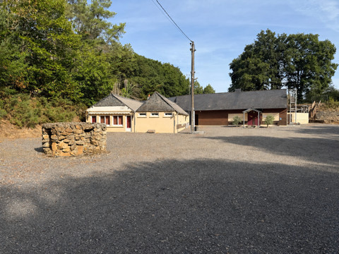 ENSEMBLE IMMOBILIER PROFESSIONNEL D'EXCEPTION   6,9 HECTARES   FORT POTENTIEL &Eacute;V&Eacute;NEMENTIEL 577500 35660 La chapelle de brain