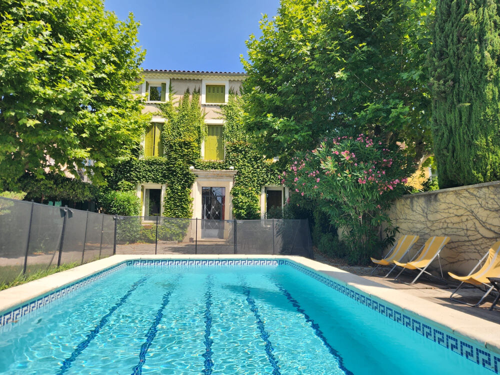 Maison bourgeoise rénovée avec piscine 281 m2 7 chambres centre-ville à pied