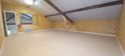   78 (VERT) AXE : D 983 - LOCAL D'ACTIVITE - 122m2  - COMMERCIALE ou ARTISANALE (show-room - atelier- commerce) 