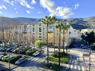 Vente Appartement T3 spacieux avec balcon, loggia et garage Carros