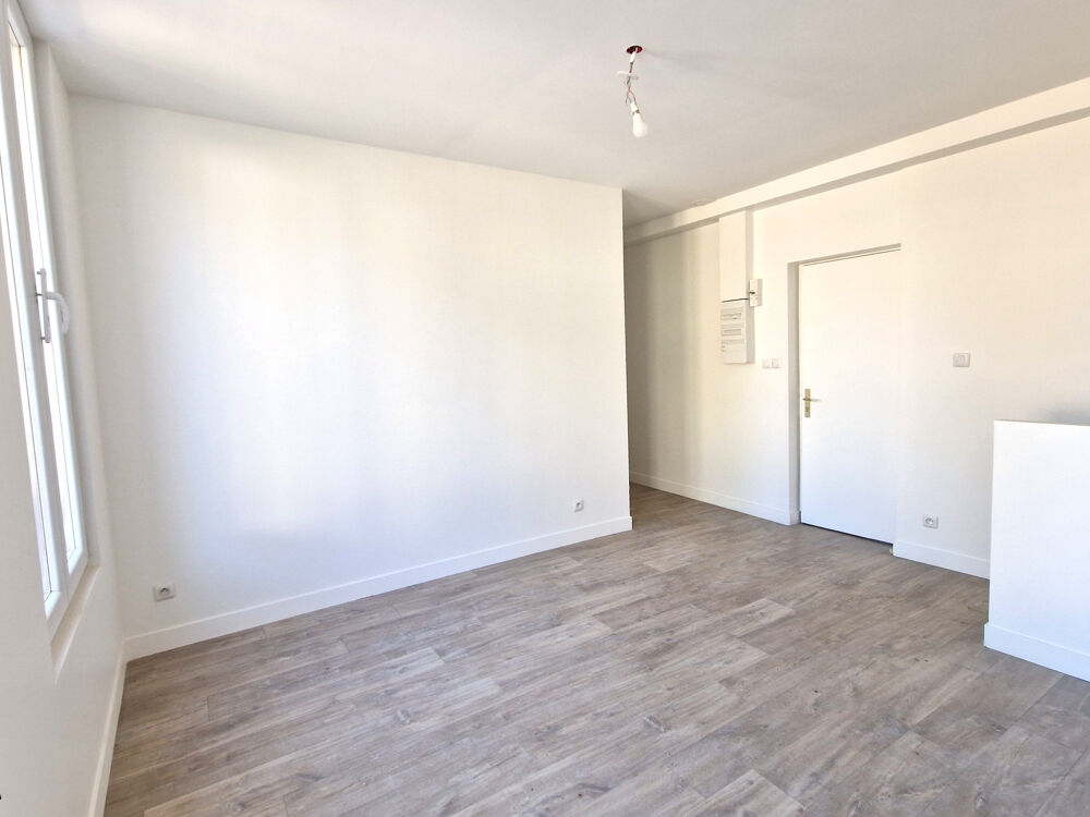 T4 - NEUF avec 3 CHAMBRES - PLEIN CENTRE