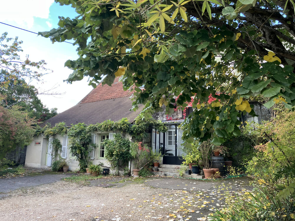 Vente Maison Propriété permettant de conjuguer espace perso et espace pro Gif sur yvette