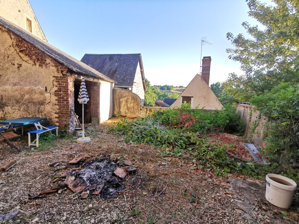 Maison en Pierre, Fort potentiel +300 m2 cave, garage, à restaurer entièrement