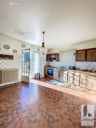  Propri�t�/ch�teau � vendre 7 pi�ces 220 m�