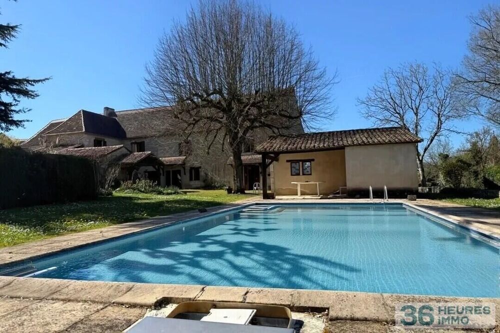 A vendre maison de caractère en pierres avec dépendances....