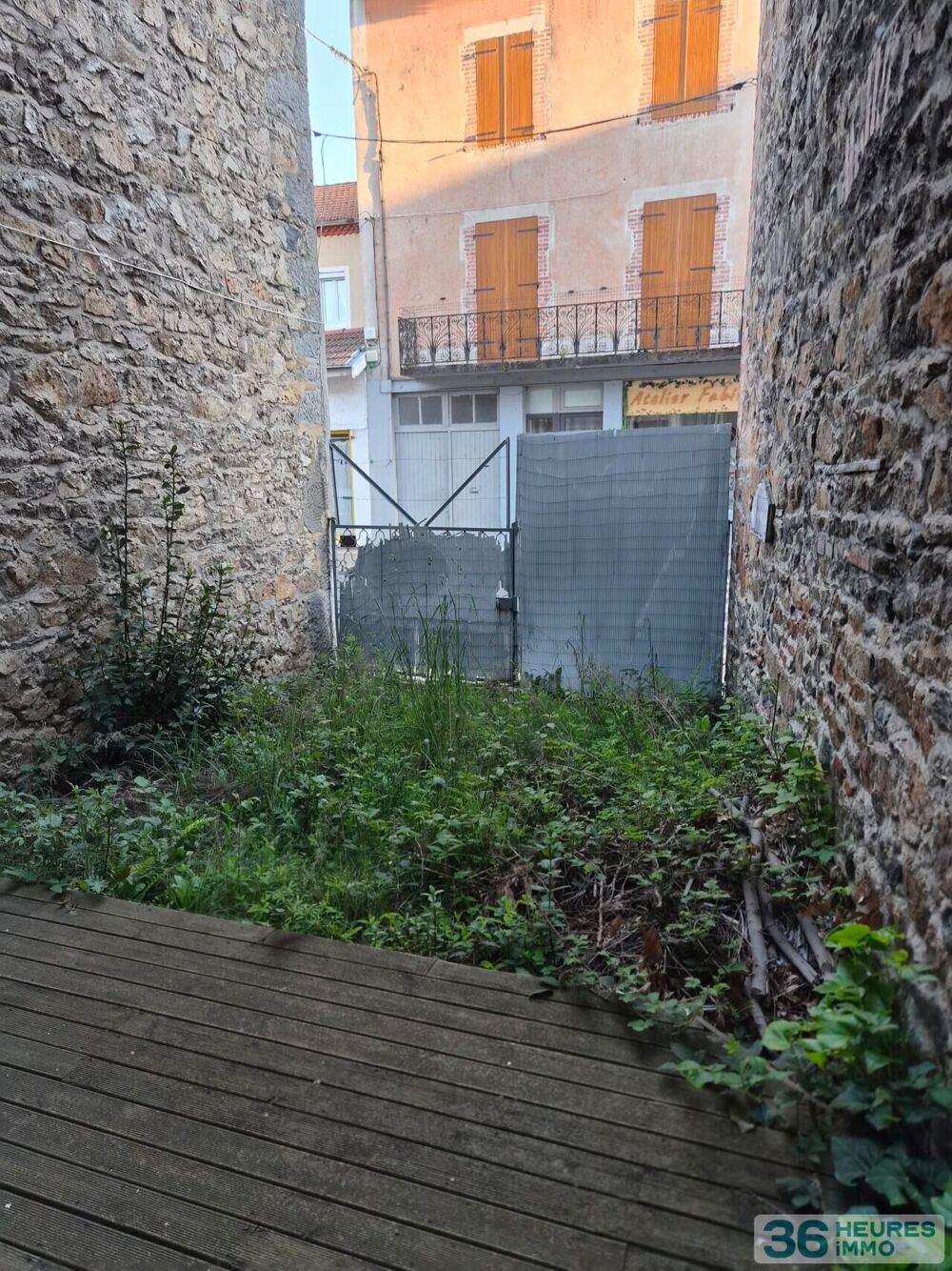 Au coeur du bourg de Retournac, cette maison de village m....