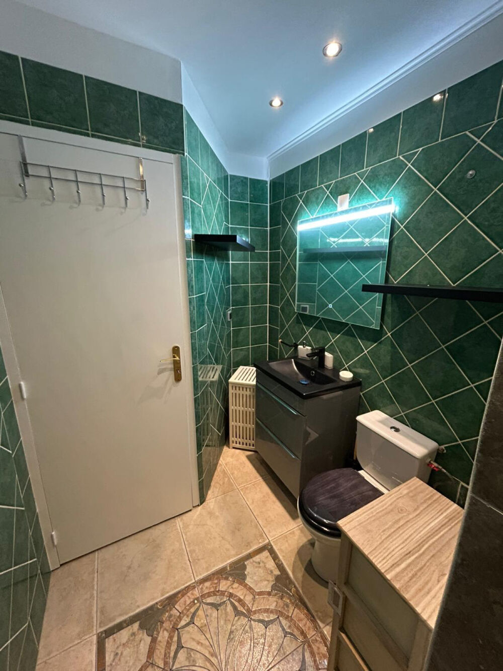 Location Appartement Studio rénové dans quartier résidentiel Aix-en-provence