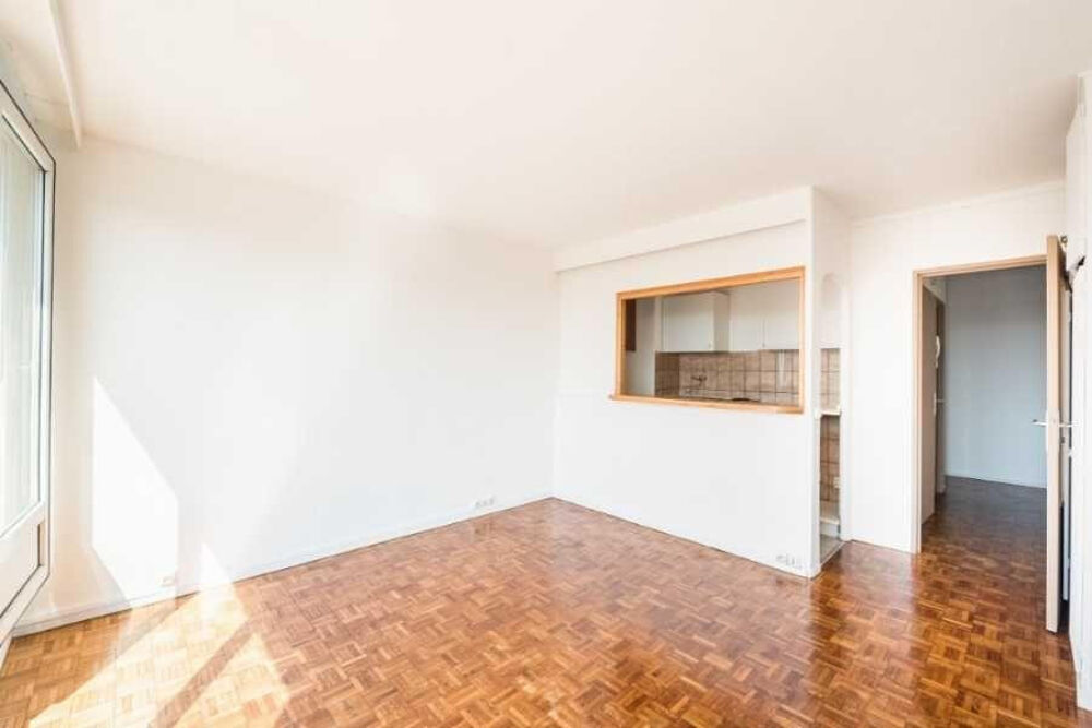 Location Appartement Grand studio avec balcon à Suresnes Suresnes