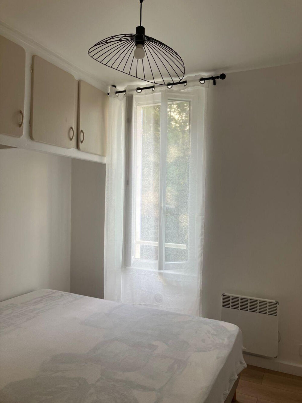 Location Appartement Beau T2 rénové, charmant et très calme Marseille 10
