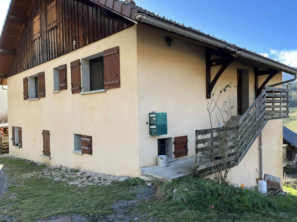 Location Appartement Grand appartement accueillant en maison tranquille Le bouchet-mont-charvin