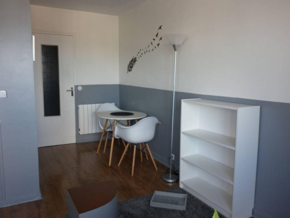 Location Appartement Beau studio meublé 30 m2 + balcon (3 mois min.) Aubervilliers