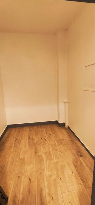  Appartement à louer 2 pièces 65 m²