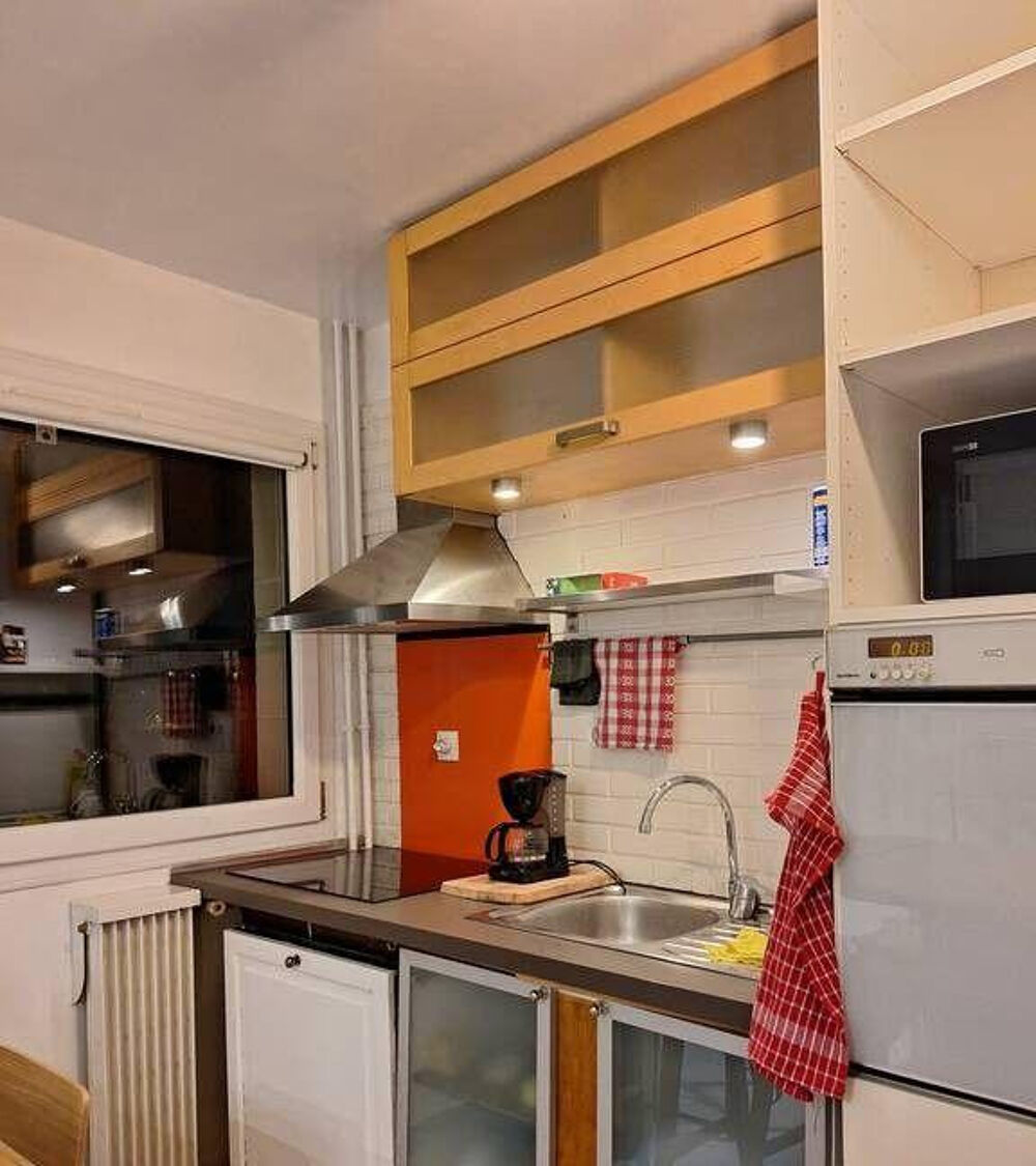 Location Appartement Beau studio meublé 35m² avec balcon Paris 20