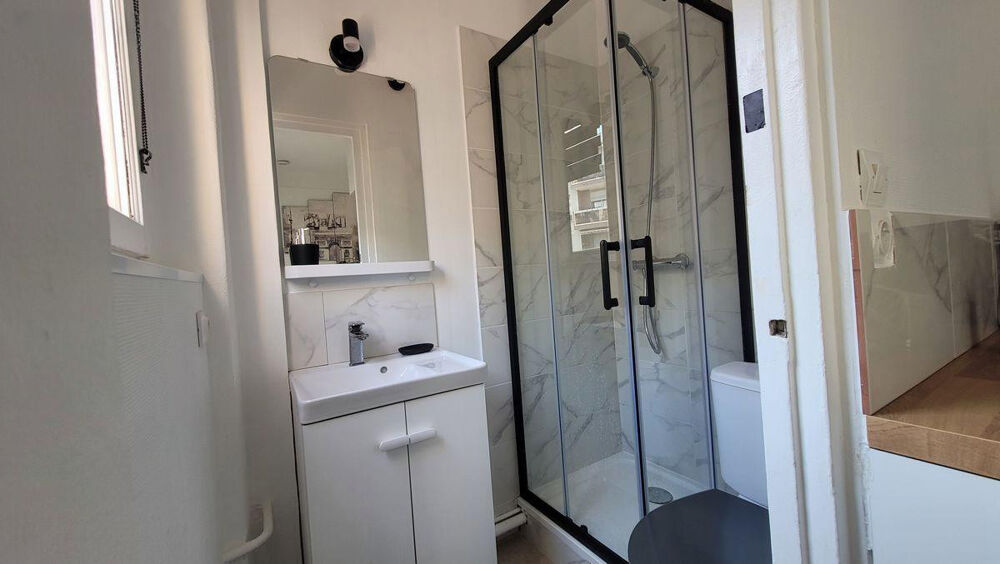 Location Appartement Studio Meublé - Métro Gambetta Paris 20