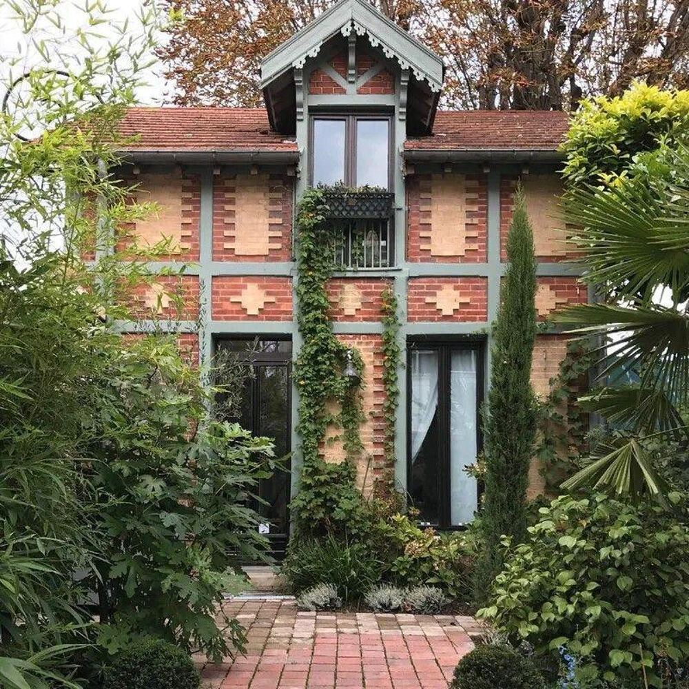 Location Maison Maisonnette de ville meublée 30m² bail de 9 mois Saint-cloud