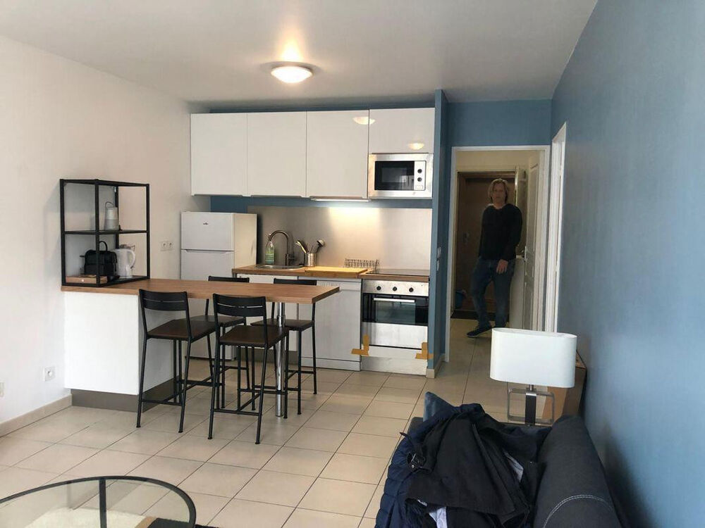 Location Appartement T2 récent meublé avec garage fermé en sous-sol Villeurbanne