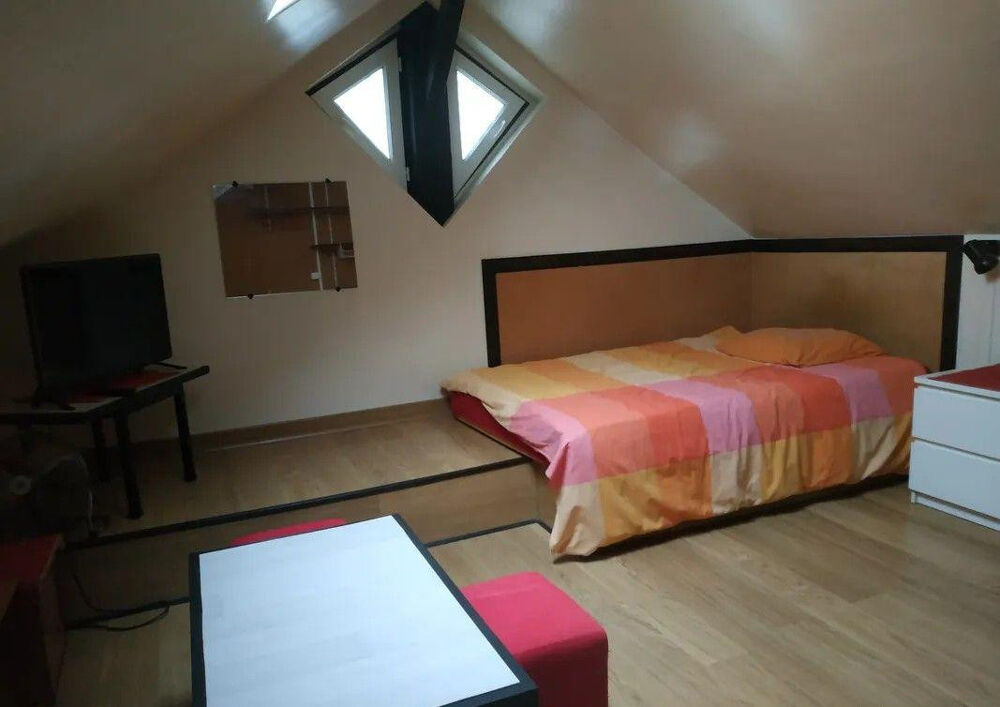 Location Appartement Beau studio meublé 25m² avec salle d'eau partagée Tours
