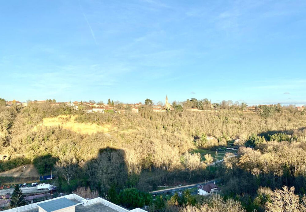 Location Appartement T3 avec vue dégagée, balcon et place de parking Sathonay-camp
