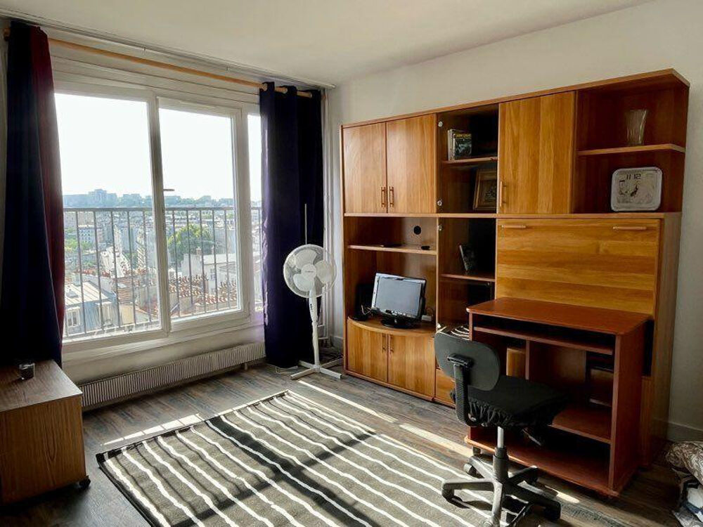 Location Appartement Studio spacieux avec vue imprenable - Gare du Nord Paris 18