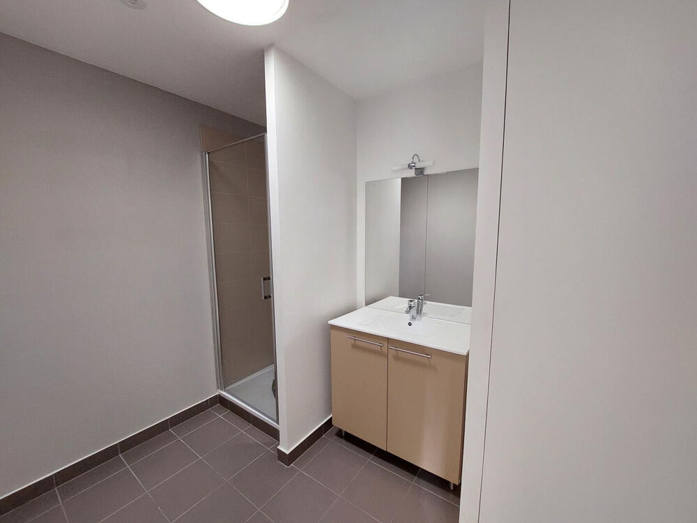 Location Appartement Studio refait a neuf 75009 paris Paris 9