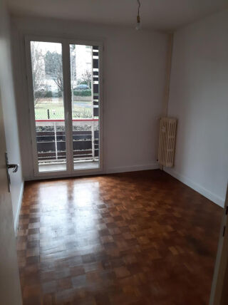  Appartement à louer 3 pièces 65 m²
