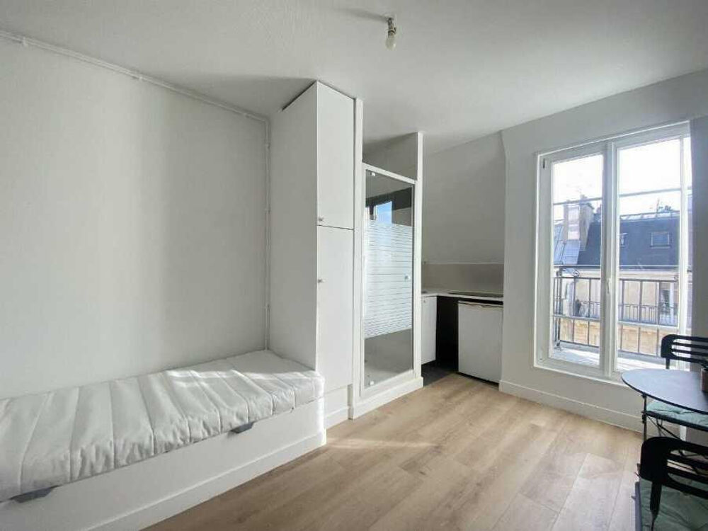 Location Appartement Studette Paris 8ème avec balcon Paris 8