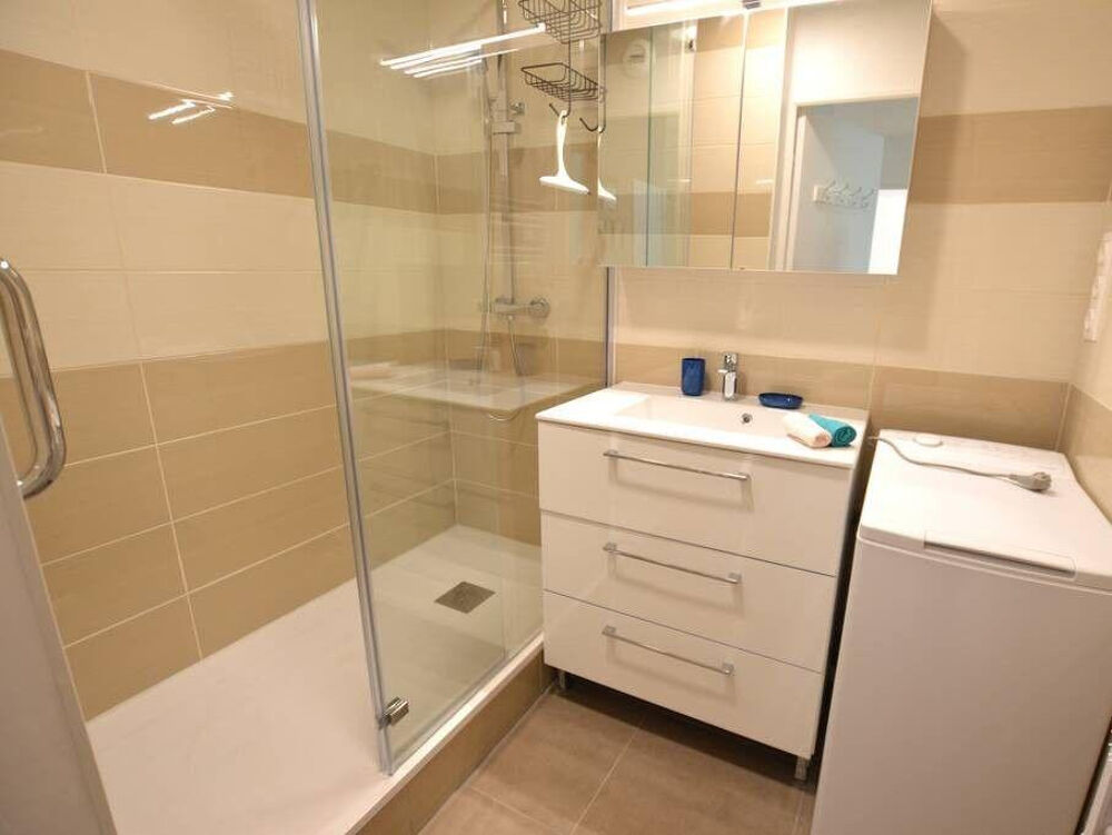 Location Appartement Beau 2P meublé 45m² avec ascenseur et parking Colombes