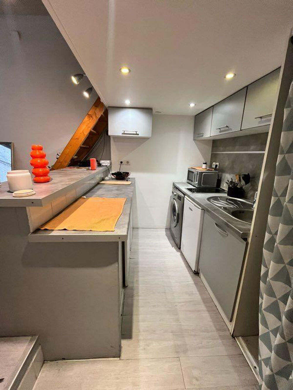 Location Appartement Particulier loue studio Aix Aix-en-provence