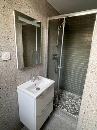  Appartement à louer 2 pièces 27 m²
