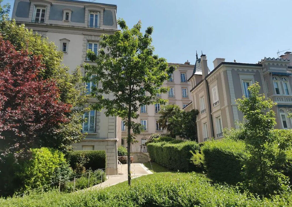 Location Appartement Superbe 3P meublé avec terrasse à Saint-Etienne Saint-Étienne