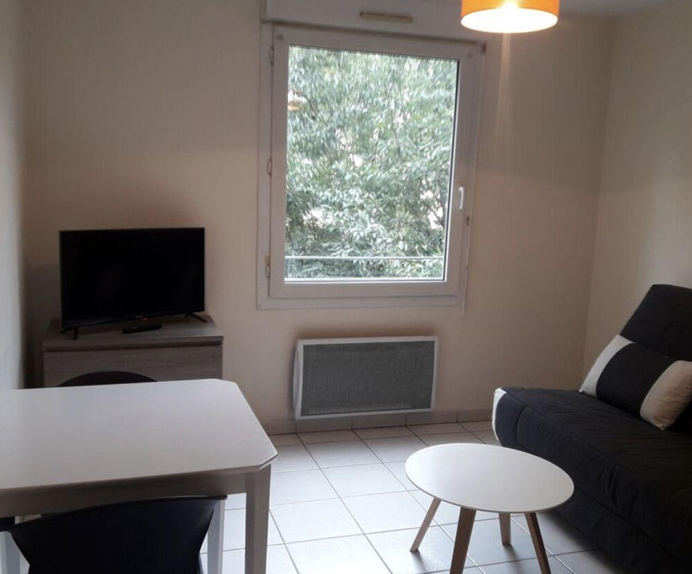 Location Appartement Studio 20 m2 avec Parking sous terrain privatif Aix-en-provence
