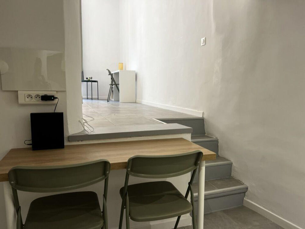 Location Appartement Rénové en CV avec clim / lave linge / box internet Aix-en-provence