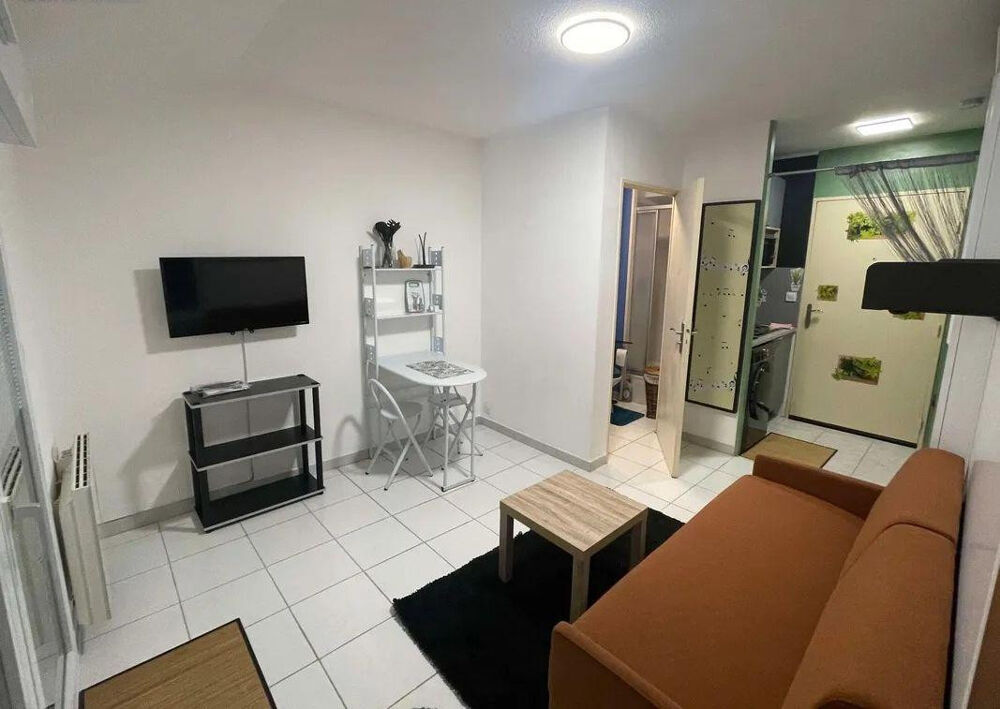 Location Appartement Beau studio 19m² meublé quartier République Nantes