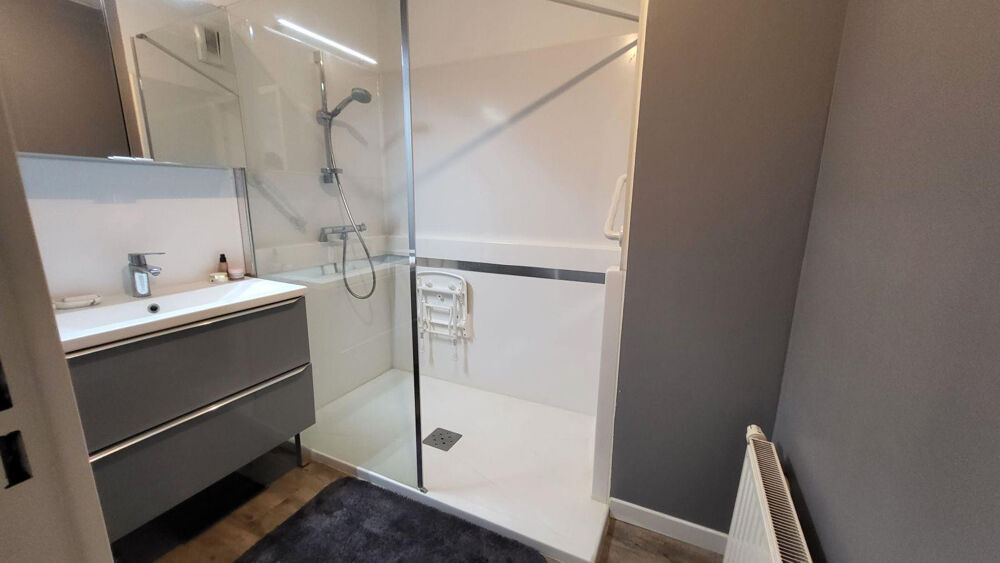 Location Appartement Appartement très calme et ensoleillé . Bourgoin-jallieu