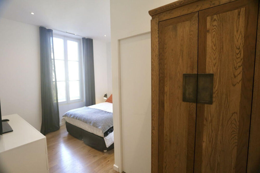 Location Appartement Beau T2 meublé 34m² récemment rénové centre ville Aix-en-provence