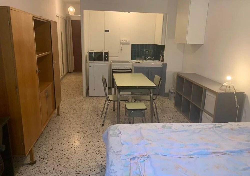Location Appartement Beau studio meublé 24m² avec balcon cours Sextius Aix-en-provence