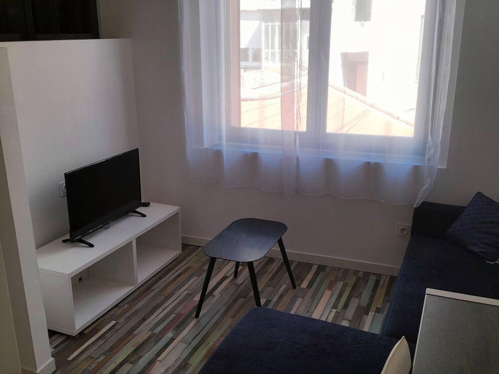 Location Appartement Studio studio étudiant meublé t1 25m2 badouillère, Saint-Étienne