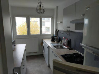  Appartement à louer 5 pièces 82 m²