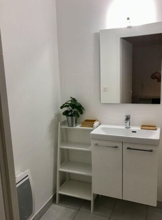  Appartement à louer 1 pièce 32 m²