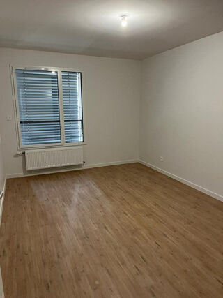  Appartement à louer 3 pièces 64 m²