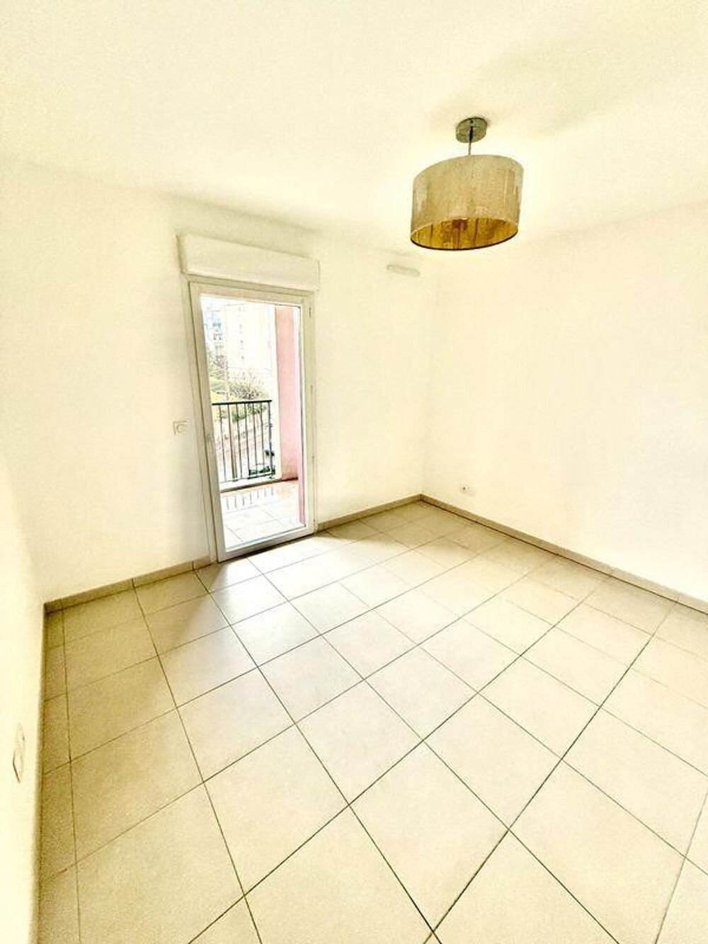 Location Appartement T2 avec balcon neuf Marseille 12