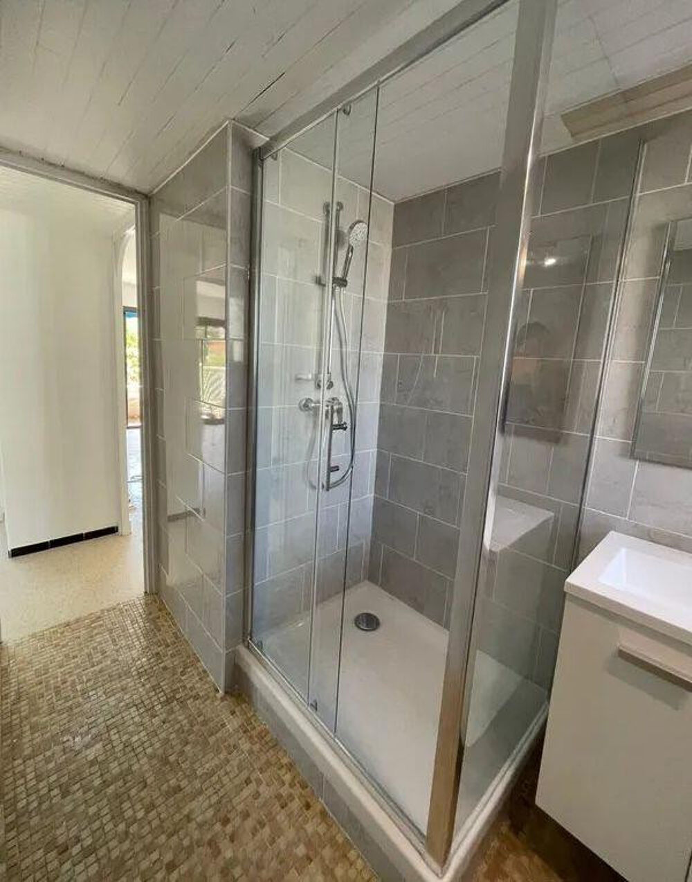 Location Appartement Beau T3/4 d61m² refait à neuf avec 2 balcons Toulon