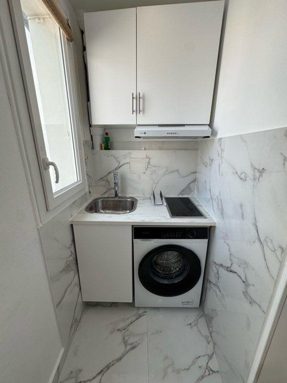 Location Appartement Studio refait à neuf équipe Paris 18