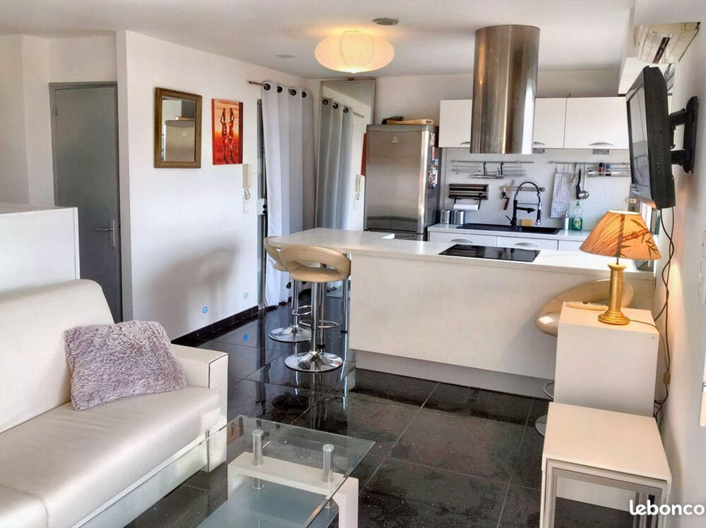 Location Appartement Magnifique studio équipé avec vue mer imprenable Nice