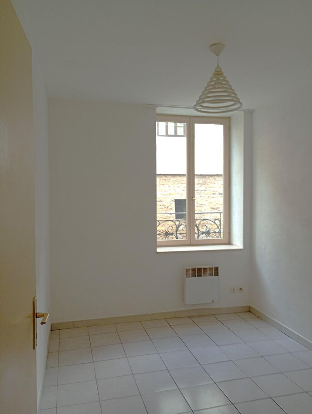 Location Appartement T2 Perrache, prox UCLY refait neuf, cuis aménagée Lyon 2