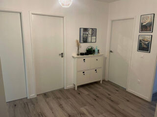  Appartement à louer 4 pièces 81 m²