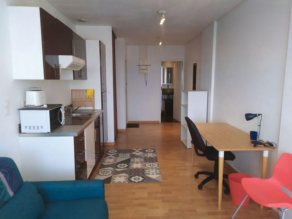 Location Appartement Beau studio meublé de 25 m² au 110 cours Tolstoï Villeurbanne