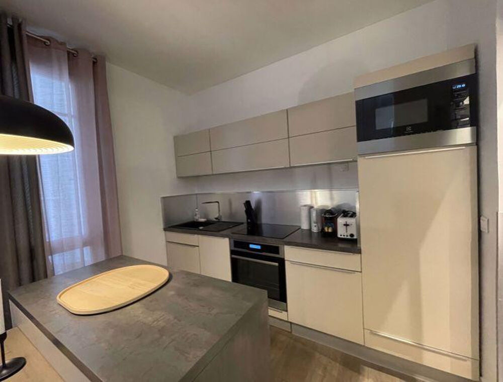Location Appartement Studio meublé à louer Paris 17